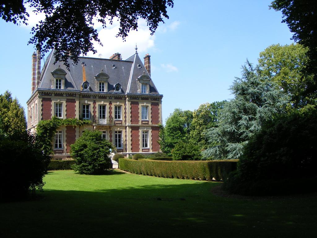 Domaine Du Chateau De Bourville Bermonville Exterior photo