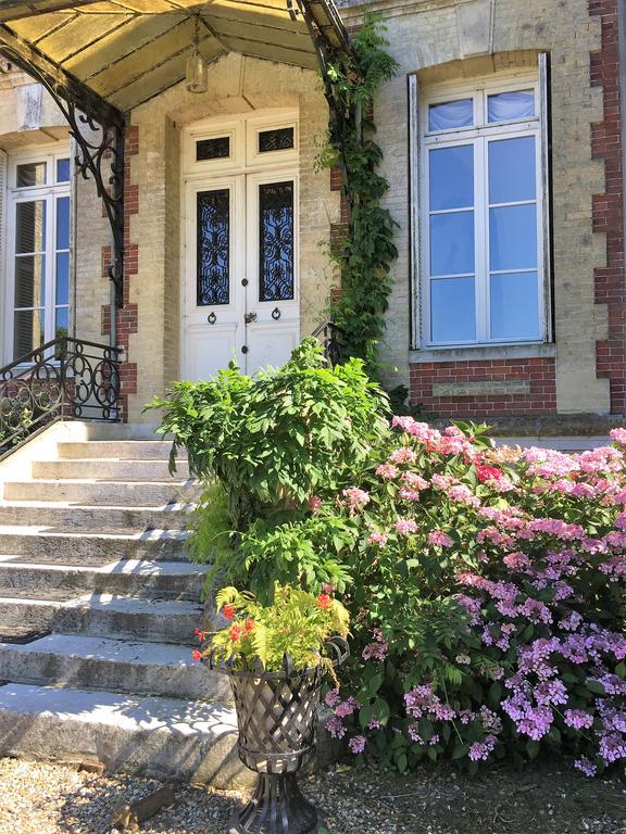 Domaine Du Chateau De Bourville Bermonville Exterior photo